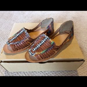 Sundance woven sandal size 38